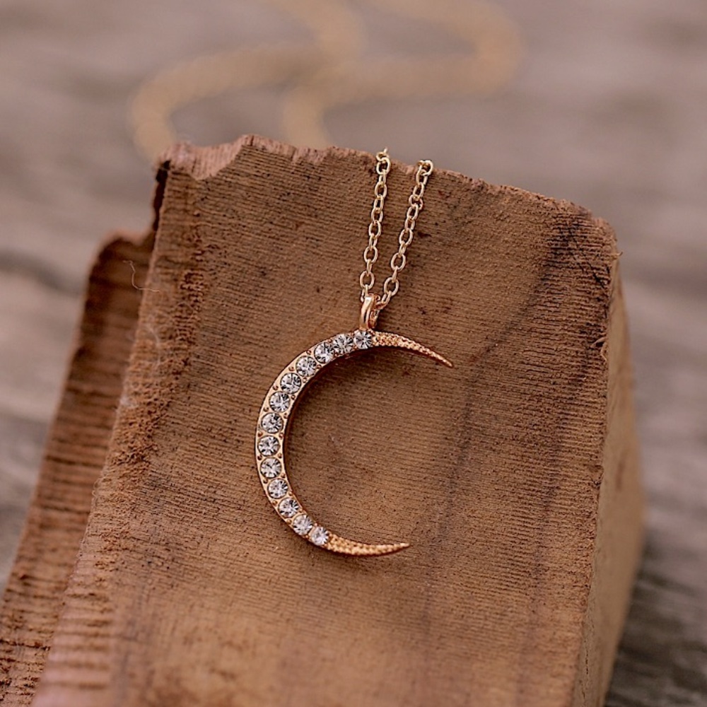 ✌🏼 #664 Celestial Moon Gaze Pendant Necklace